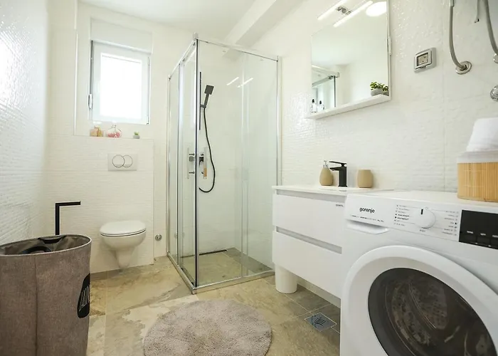 アパート Glorija ザダル